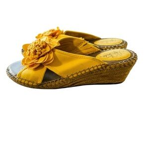 LifeStride Women's Bloom Espadrille Sandal,Yellow